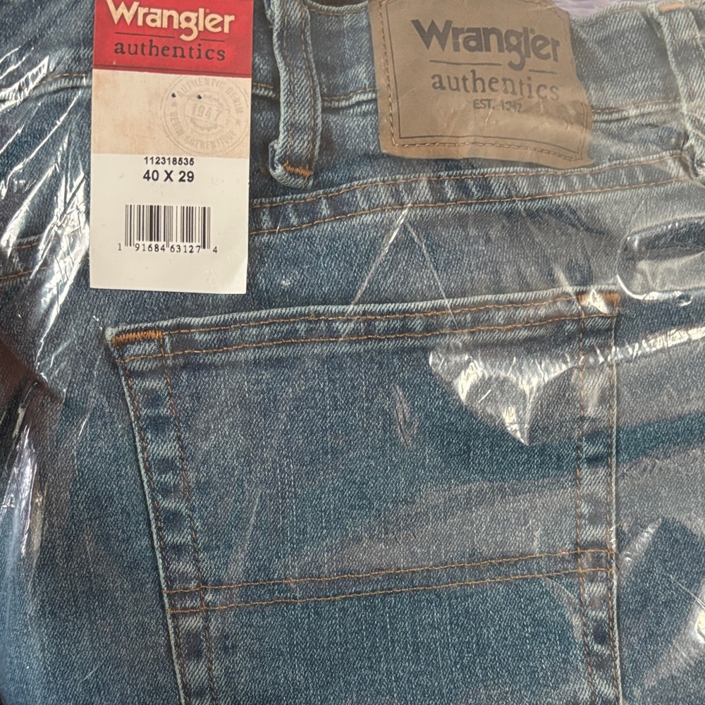 40x29 Wrangler Authentics Mens Comfort Flex Waist Relaxed Fit Blue Denim jeans.
